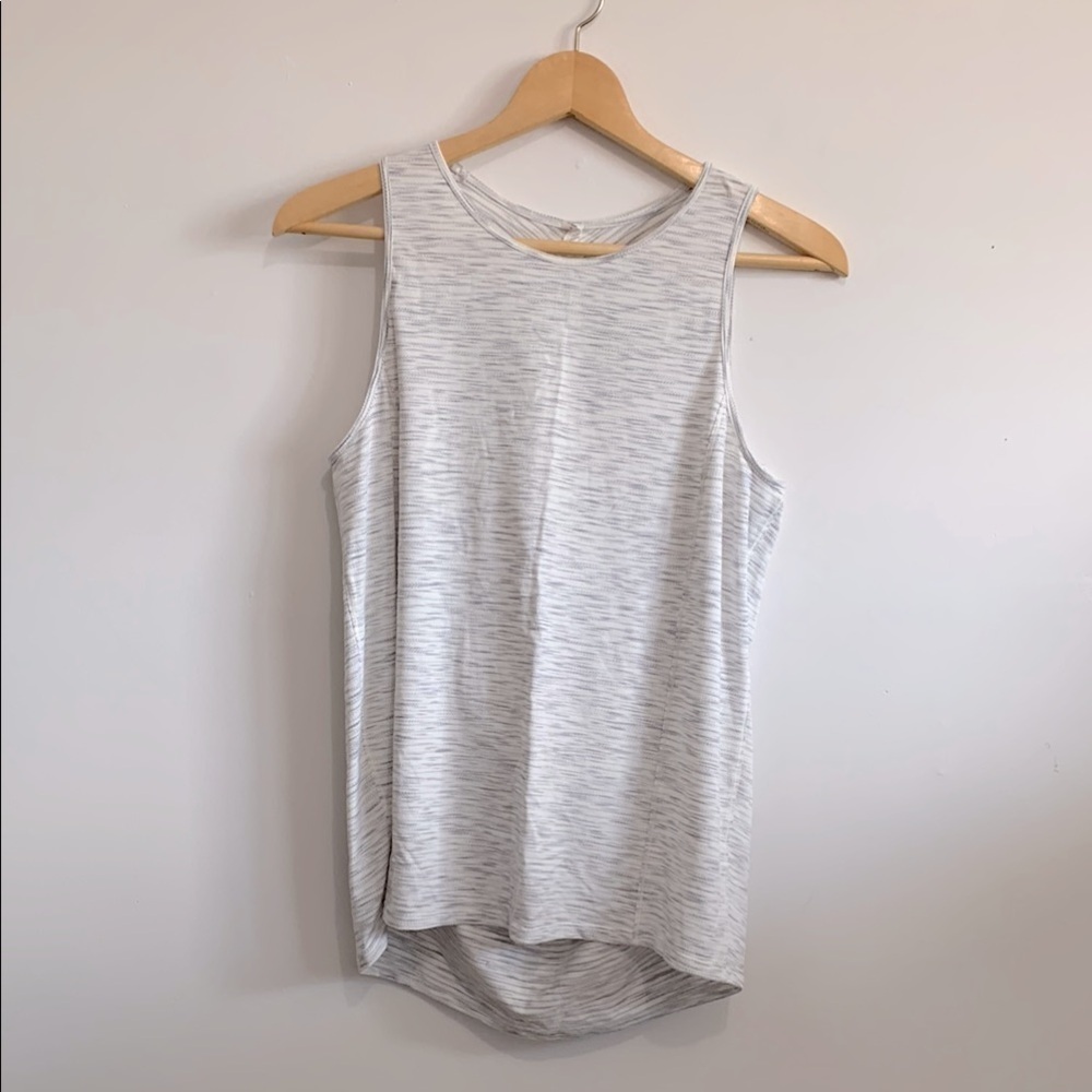 Lululemon women’s Low Key Tank *Silver size 6 - Picture 2 of 4